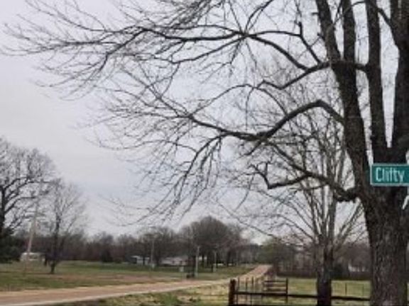 Exterior Neighborhood (street photo)