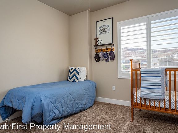 5th image of 2751 E Auburn Dr