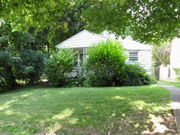 3908 Bell St, Niagara Falls, NY 14305