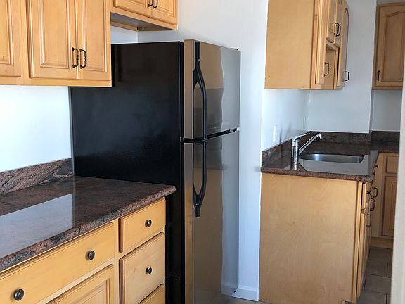 2nd image of 2410 Chestnut St APT 24
