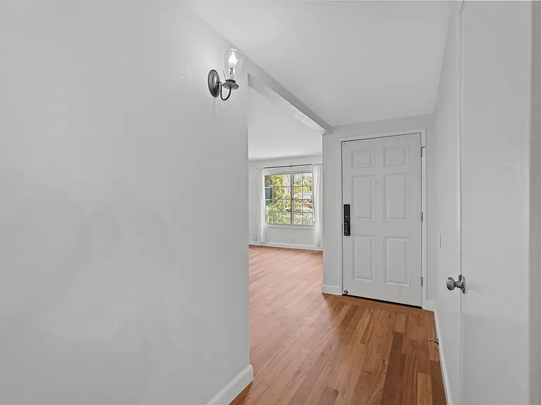 2387 Ralston Ct — Photo 15