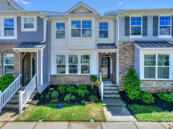 110 Synandra Dr #B, Mooresville, NC 28117