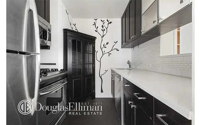 Rented by Douglas Elliman | media 24