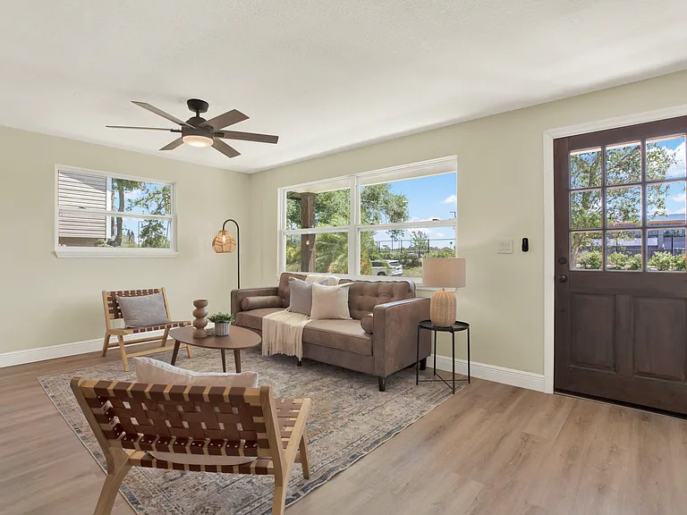 6220 Pershing St NE — Photo 5