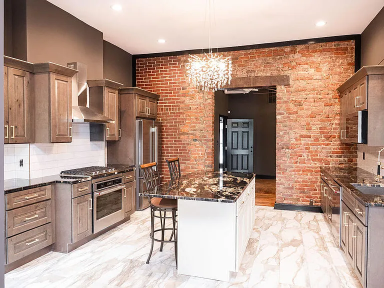 275 S Limestone St #150 — Photo 6