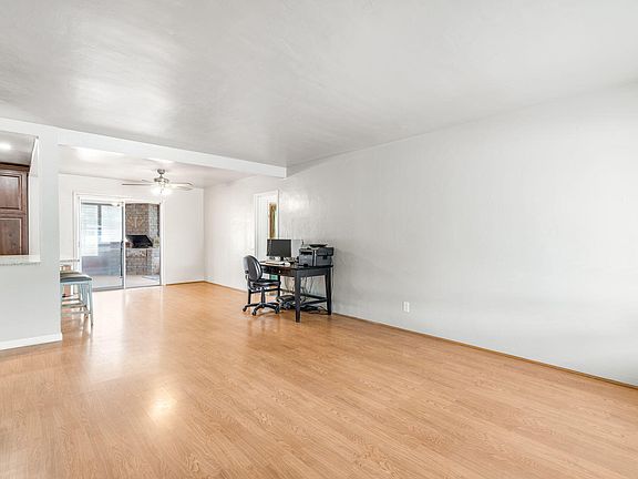 5th image of 8603 Los Arboles Ave NE