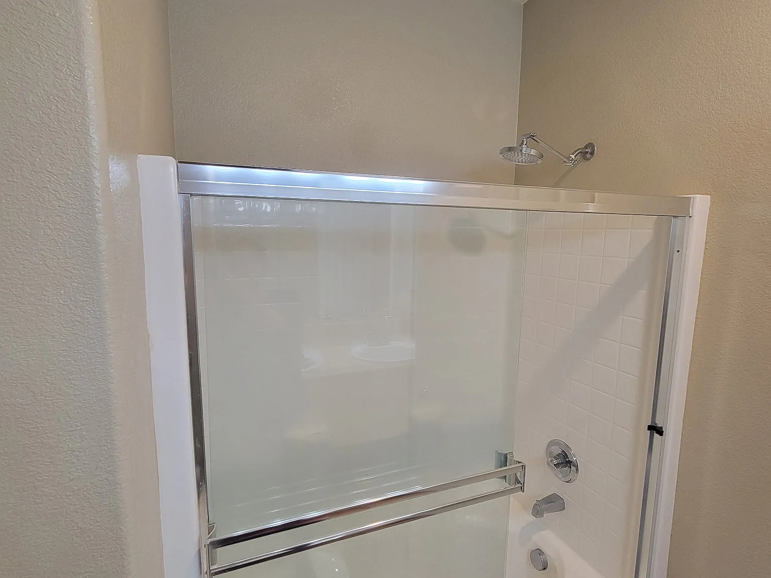 1 bed, 1092 sqft, $1,200 — Photo 3