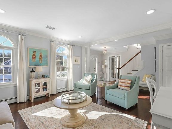 4th image of 12 Meeting House Rd