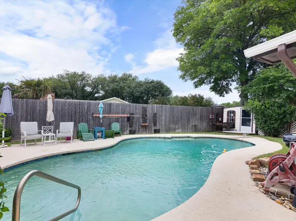 2604 Woodside Dr, Arlington, TX 76016