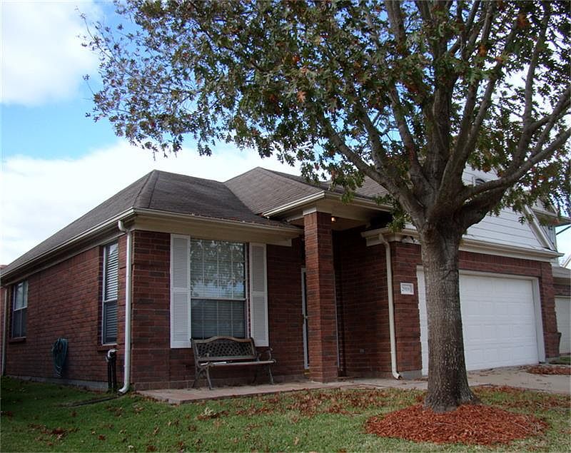 1st image of 2919 Amber Cliff Dr