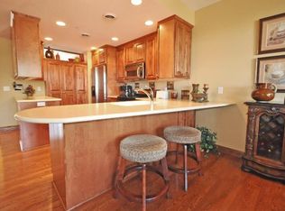 295 Willoughby Way W, Minnetonka, MN 55305