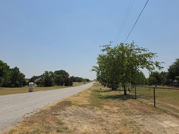 5th image of 8239 Crestview Rd