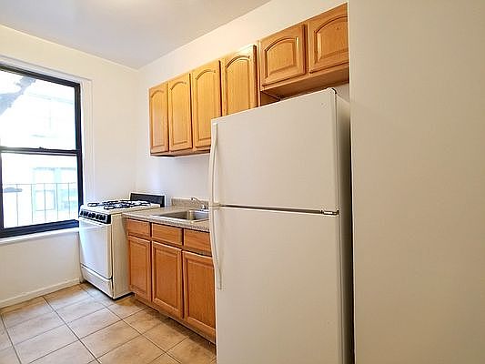 5th image of 138 Haven Ave APT 1A
