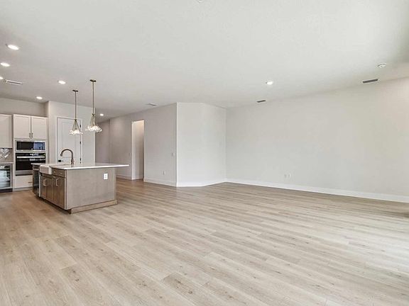 The Seamount - Family Room