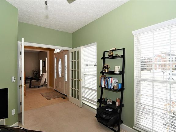5th image of 4774 Wilshire Dr