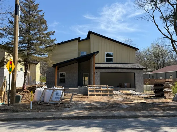 904 N Sang Ave, Fayetteville, AR 72701