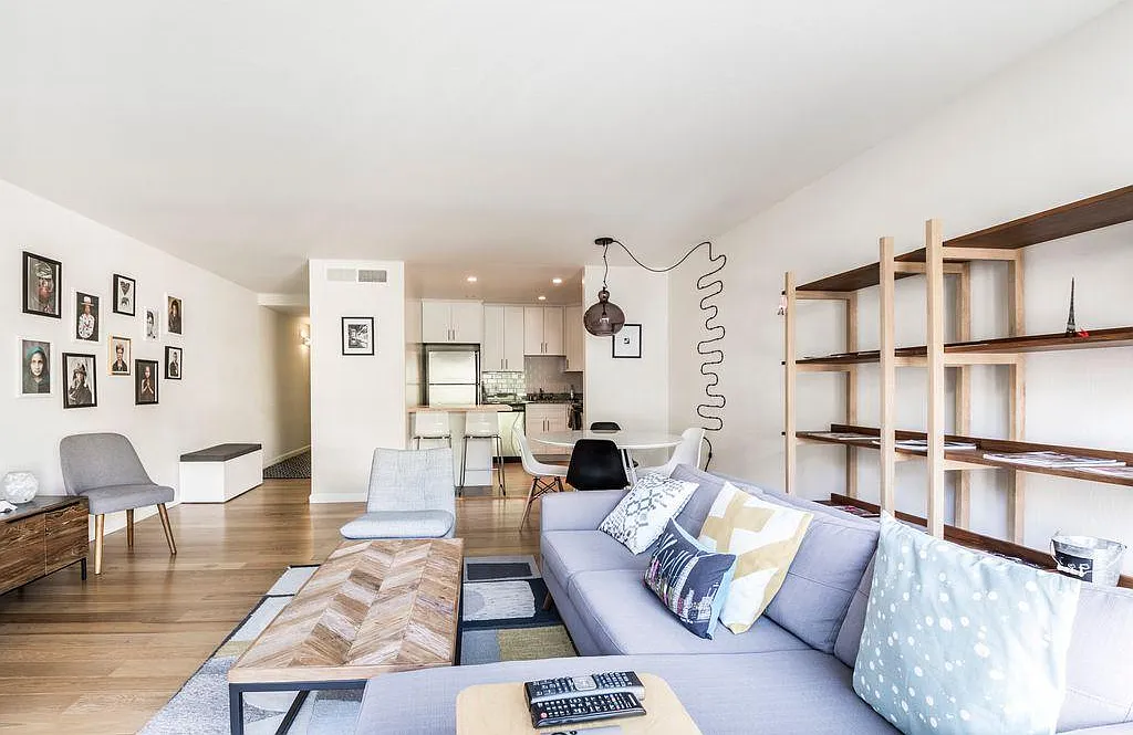 2410 Pacific Ave — Photo 1