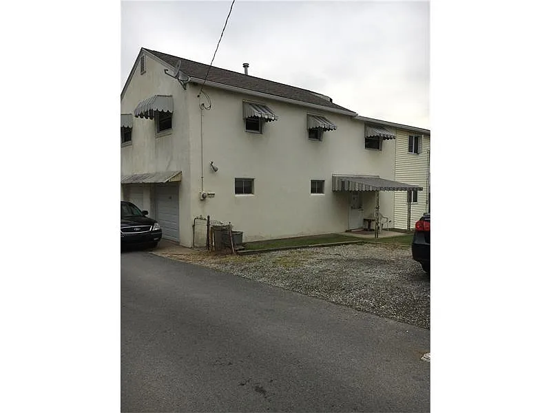 539 Walnut St photo 1