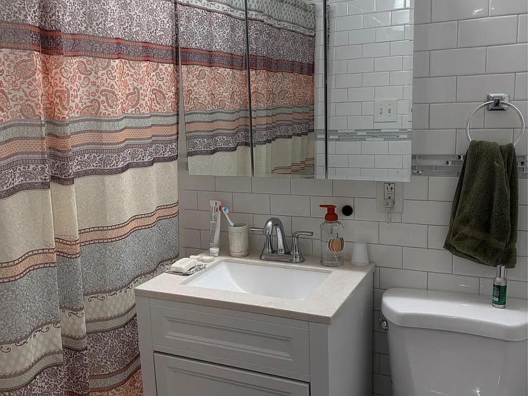 109 New York Ave #2 — Photo 6