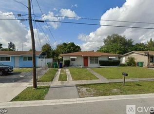 2010 SW 68th Way, Hollywood, FL 33023