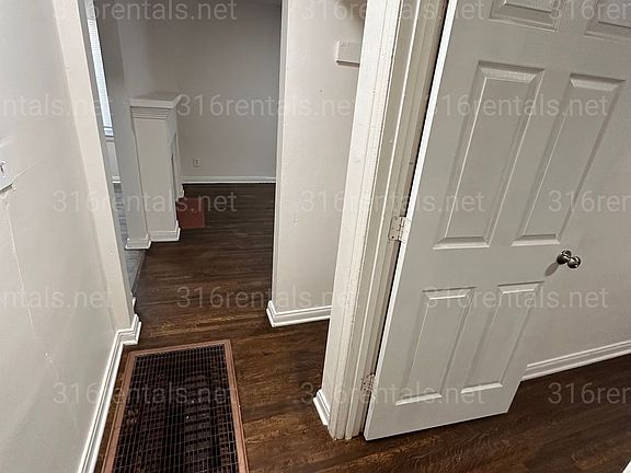 5th image of 910-912 N Glendale St #0