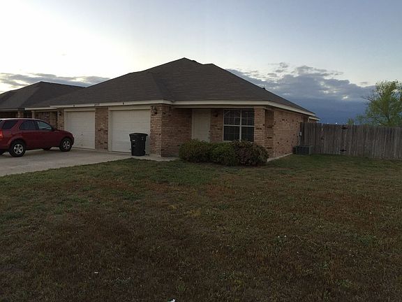 2nd image of 2107 Schorn Dr APT B
