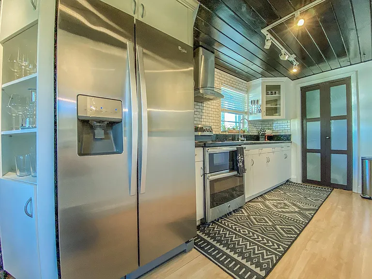 402 Coconut Dr — Photo 30