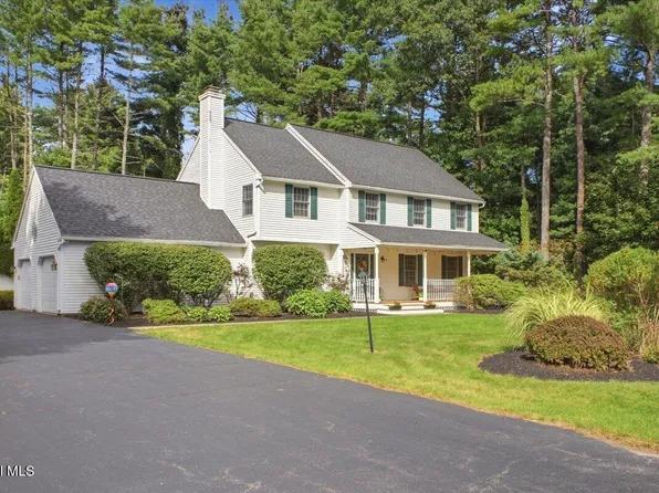 39 Algonquin Drive, Queensbury, NY 12804