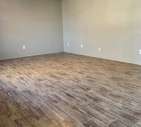 3rd image of 810 E Eastview Dr