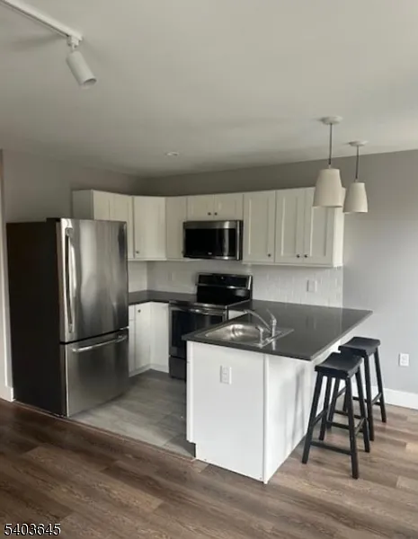 1 bed, 1.0 bath, $2,400 — Photo 1