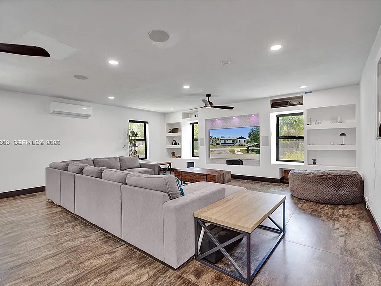 9750 SW 211th St — Photo 3