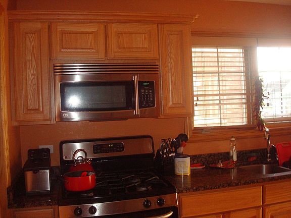 3rd image of 9736 S Merrimac Ave