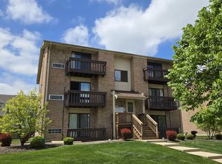 264 12th St APT B, Wheeling, IL 60090