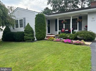 1029 Beach Ln, Manahawkin, NJ 08050