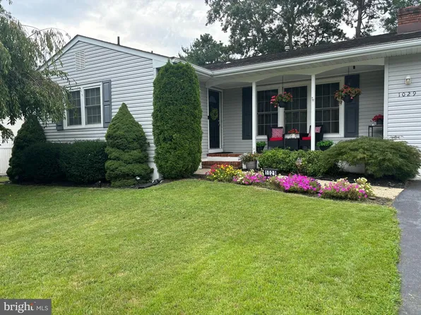 1029 Beach Ln, Manahawkin, NJ 08050