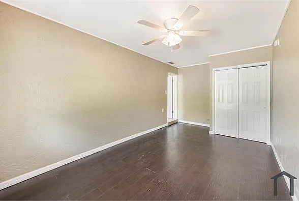 2420 S Lake Ave — Photo 7