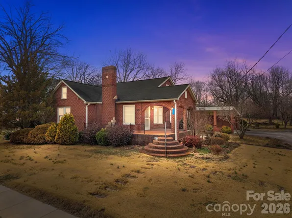 911 N Long Es St, East Spencer, NC 28144