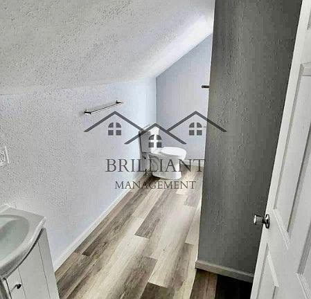 5th image of 2013-2015 Miller St #B
