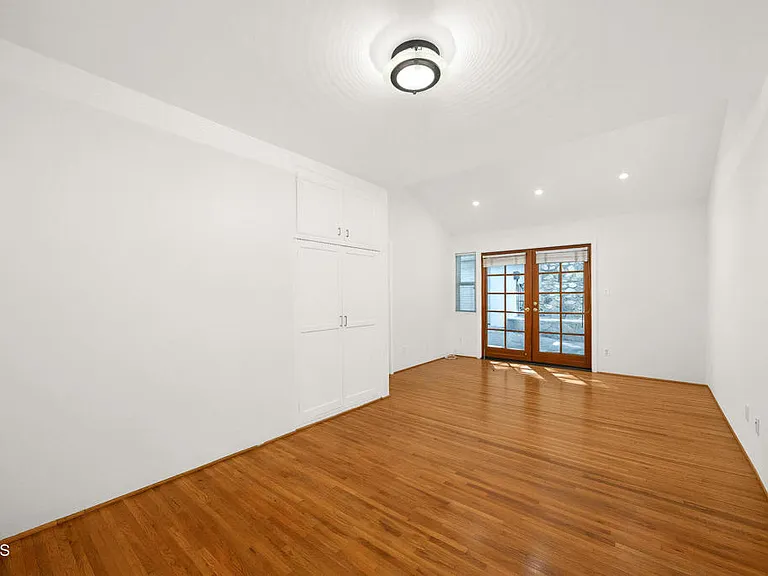 4541 Alveo La Canada — Photo 10