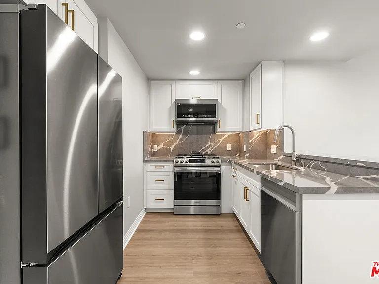 7428 Santa Monica Blvd #308 — Photo 7