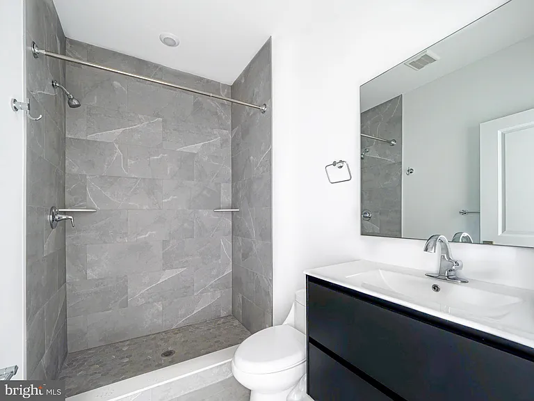 2403-2407 W Thompson St #1 — Photo 9