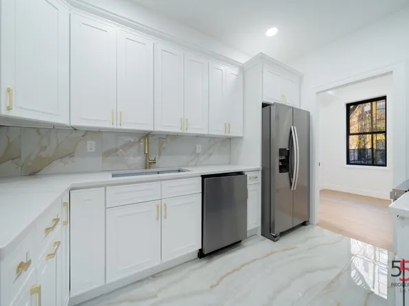 1277 Lincoln Place image 1 of 29