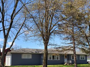 2935 Irish Ridge Rd, Burlington, IA 52601