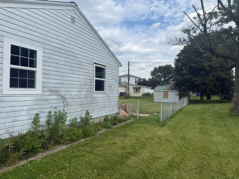 720 N Morrison St — Photo 2