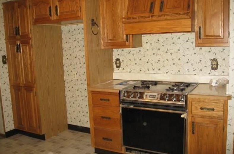 2nd image of 15704 Steinway Blvd