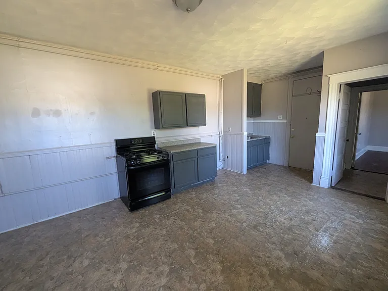 154 Washington St #2 — Photo 2