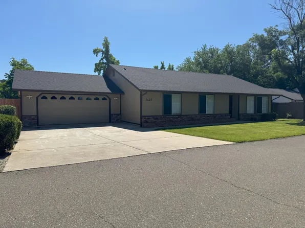 1407 Fayette Ln, Redding, CA 96003