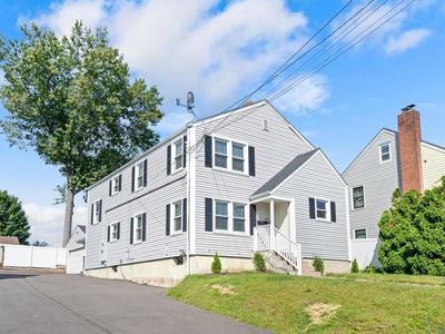 385 Quaker Lane South, West Hartford, CT, 06119