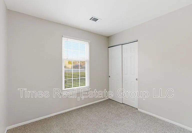 136 Brookfield Ct — Photo 25