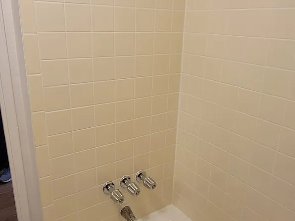 992 Broadway image 4 of 10